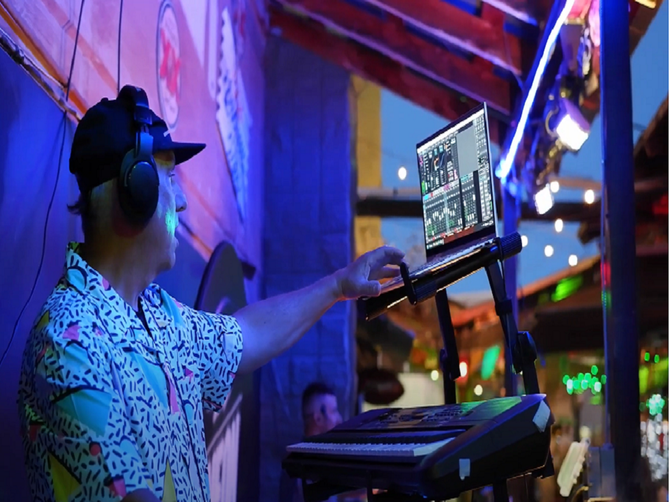 Billy on keys and running the sound.